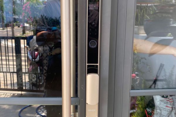 BỘ KHÓA CỬA SIKER KTS159 TRỞ THÀNH ĐIỂM NHẤN CHO CÁNH CỬA NHÔM CAO CẤP