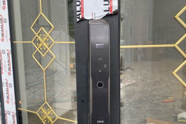 BÀN GIAO KHÓA SIKER KTS111 – MỞ CỬA TỪ XA, BẢO MẬT VƯỢT TRÔI, THIẾT KẾ SANG TRỌNG